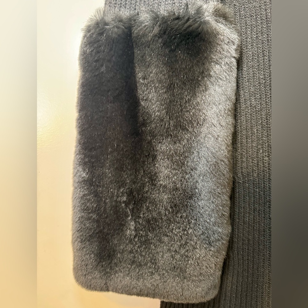 MaxMara Black Cashmere/Wool/Leather Zip Up Sweater Coat W Fur Sleeves, Sz Medium - Picture 8 of 11